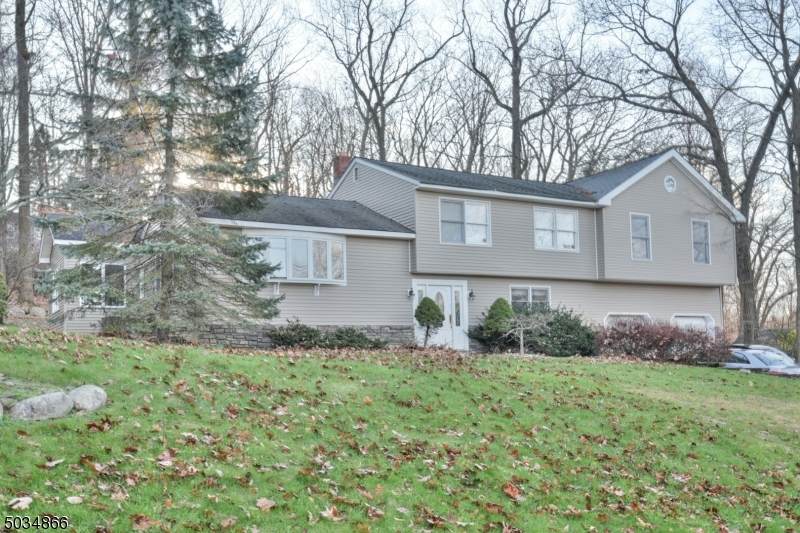 108 Manito Ave - Photo 1