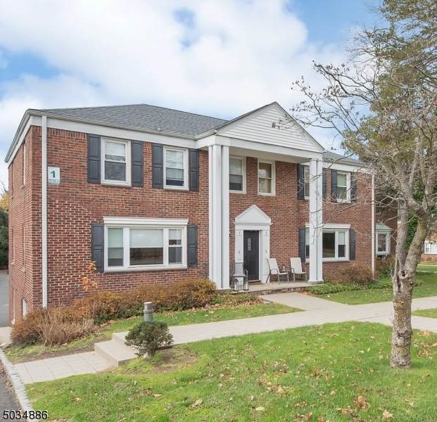 412 Morris Ave - Photo 1