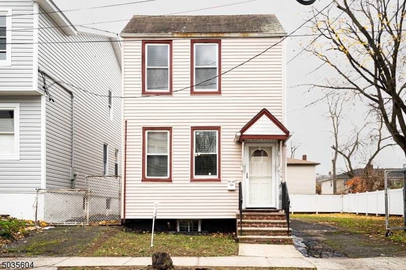 83 Berkshire Pl - Photo 1