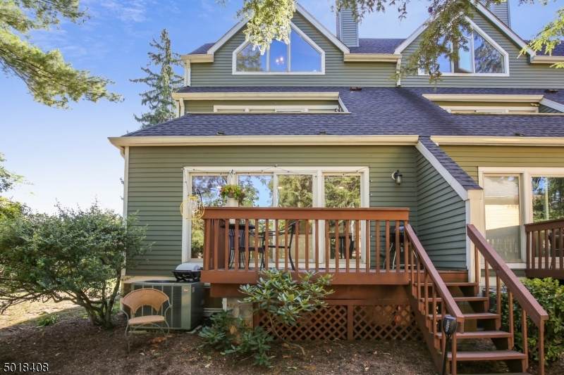 13 Franklin Pl - Photo 1