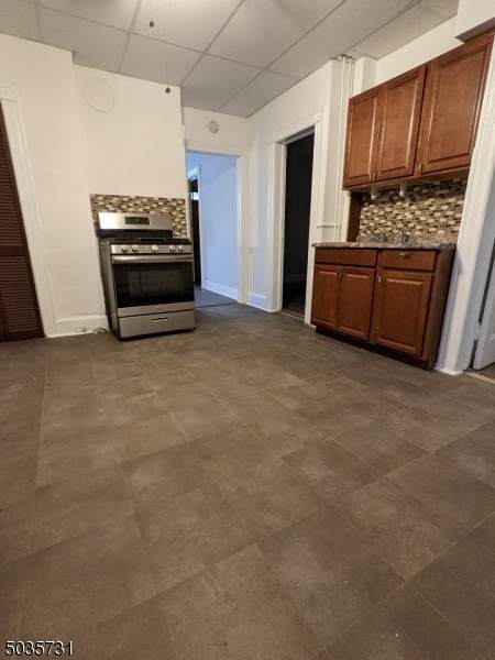 209 Burgess Pl 1st Fl - Photo 1
