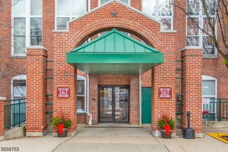 262 Main St - Photo 1