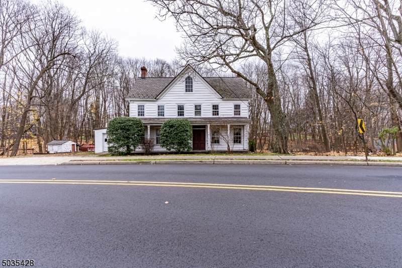 463 Lathrop Ave - Photo 1