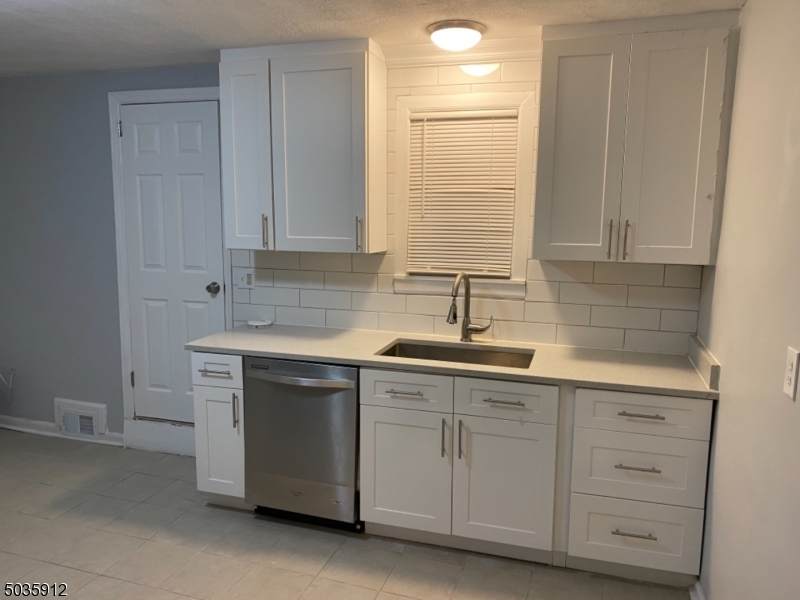 126 S Livingston Ave - Photo 1