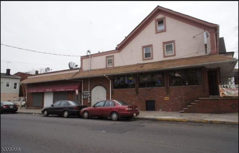 461 Marshall St - Photo 1
