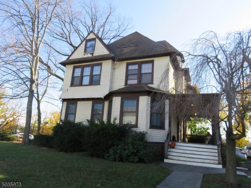 288 Montgomery St - Photo 1