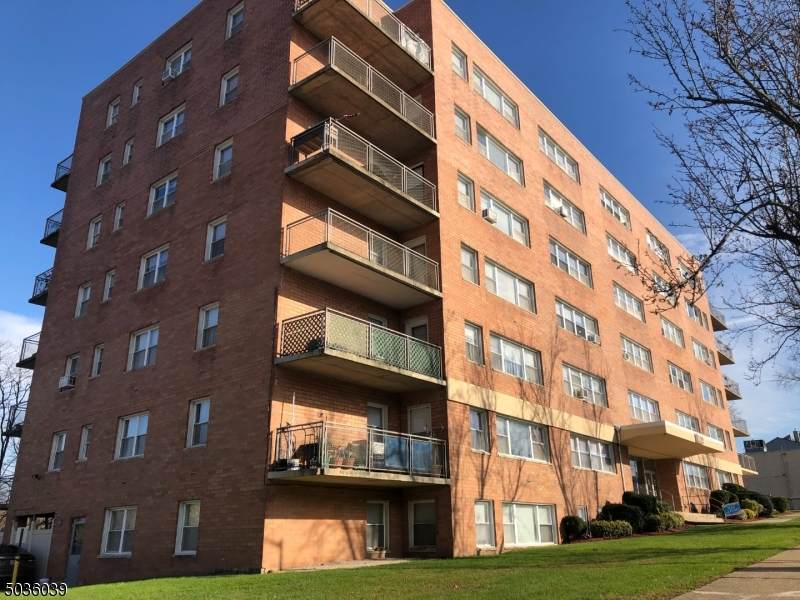501 Bloomfield Ave - Photo 1