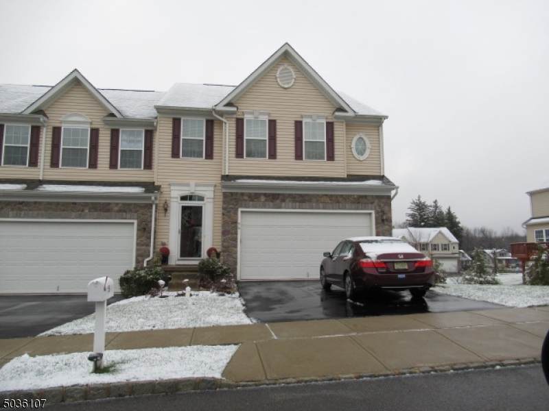 56 Washington Square Cir - Photo 1
