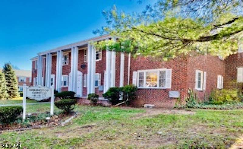 445 Morris Ave - Photo 1