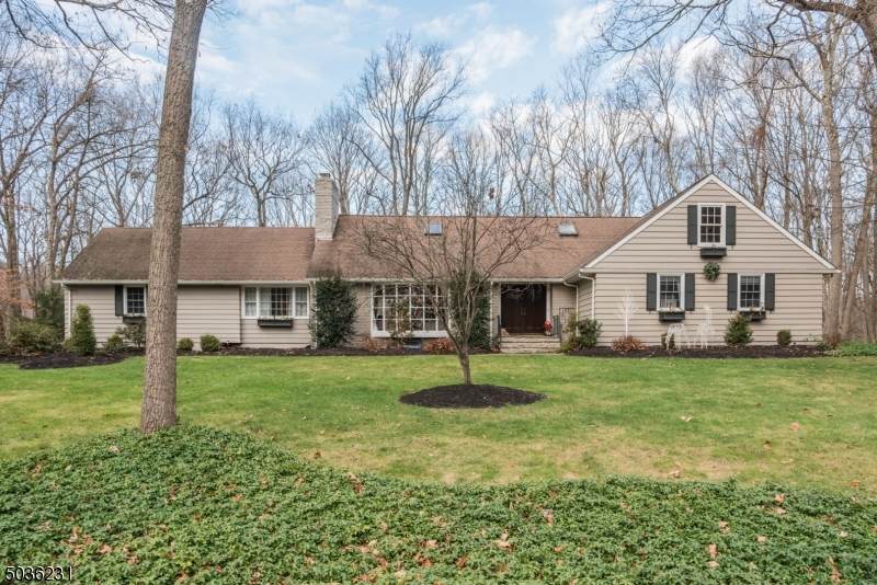 465 Laurel Ln - Photo 1