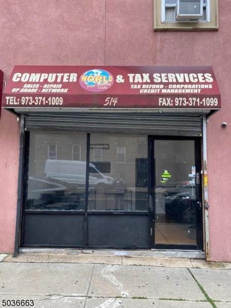 514 Stuyvesant Ave - Photo 1