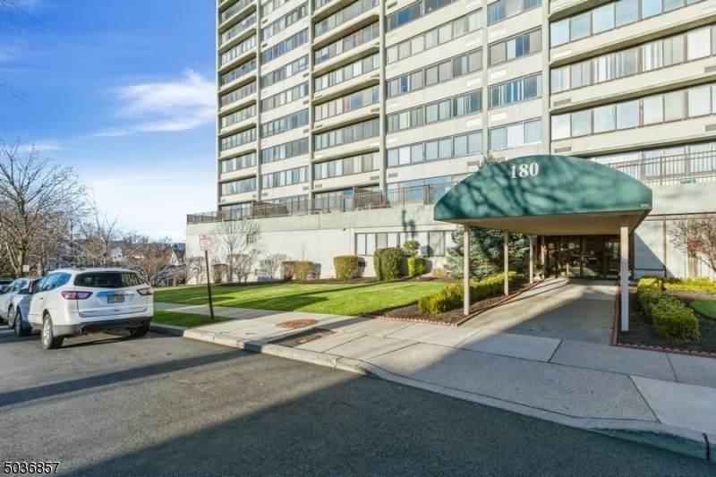 170 Lafayette Ave - Photo 1