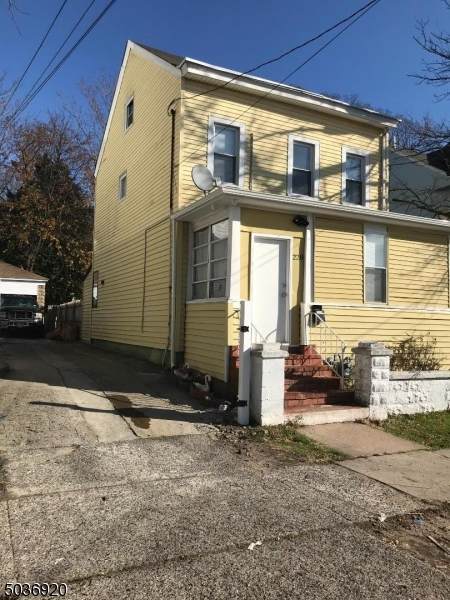 228 Temple St - Photo 1