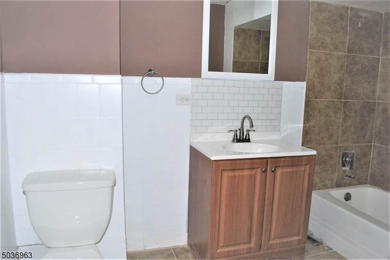 211 Terrace Ave - Photo 1