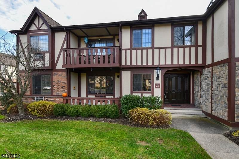 25 Canterbury Rd - Photo 1