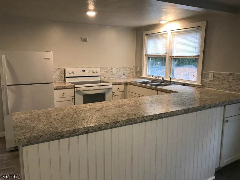 162 Main St - Photo 1