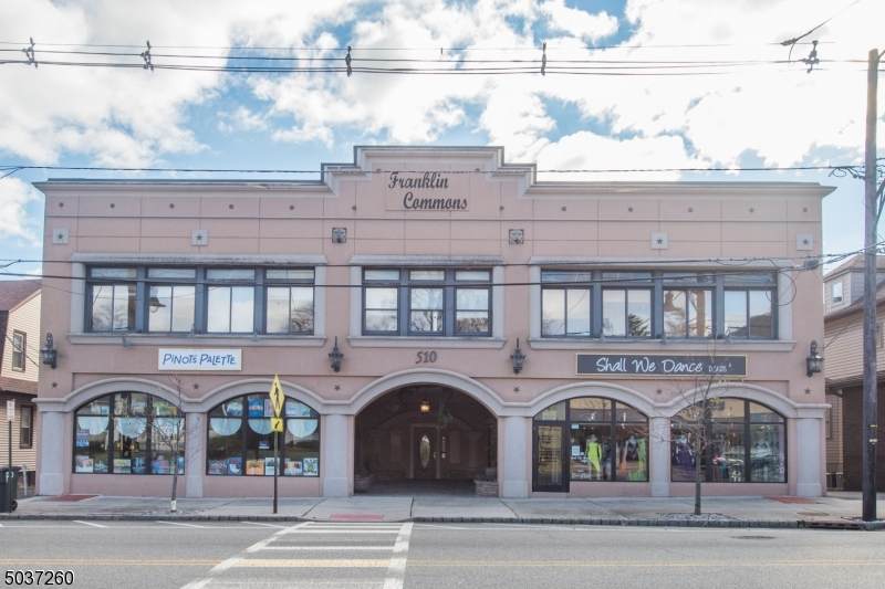 510 Franklin Ave - Photo 1