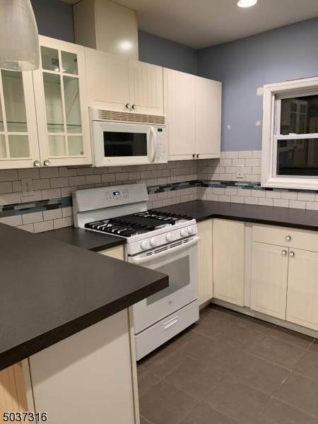 21 Berkeley Pl - Photo 1