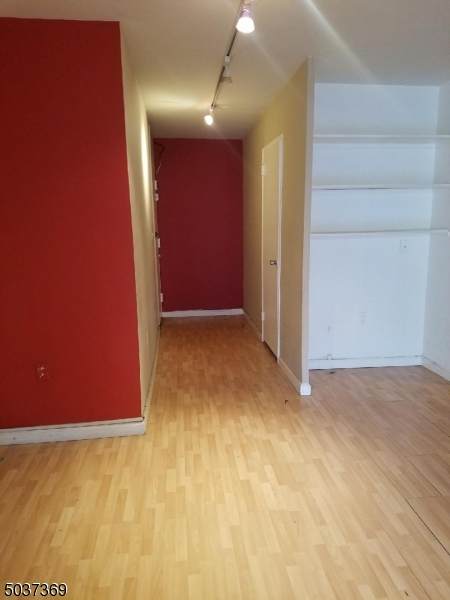 712 N Broad St - Photo 1