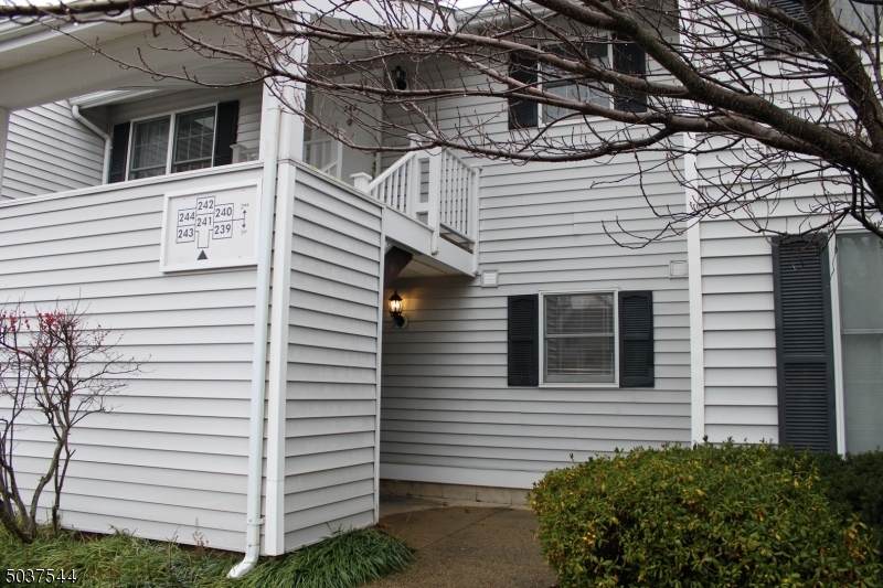 241 Nuthatch Ct - Photo 1