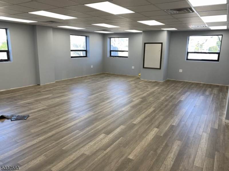 366 Broad St - Photo 1