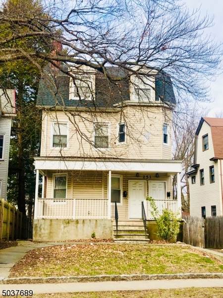 251 N Grove St - Photo 1
