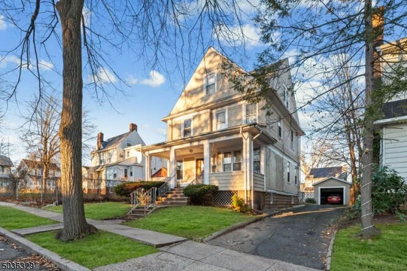 18 Sawyer Ave - Photo 1