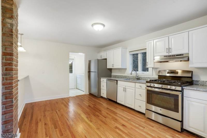11 Lathrop Ave - Photo 1