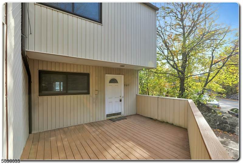 1112 River - Photo 1