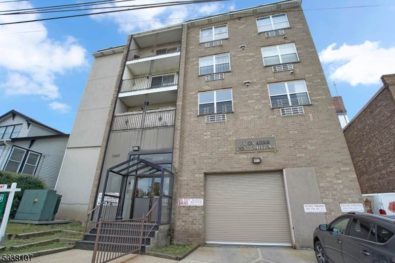 1441 Union Tpke - Photo 1