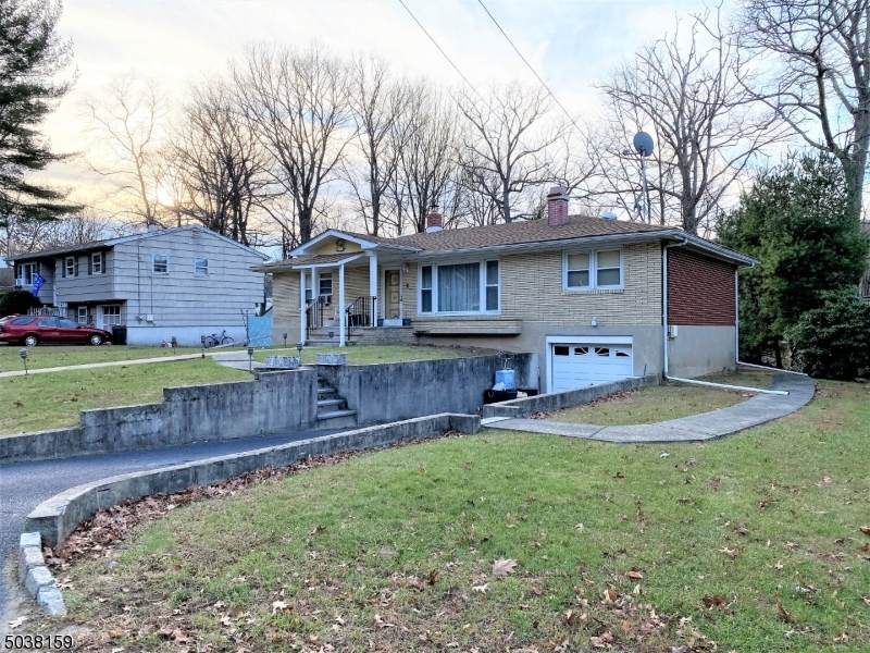 76 Erie Ave - Photo 1