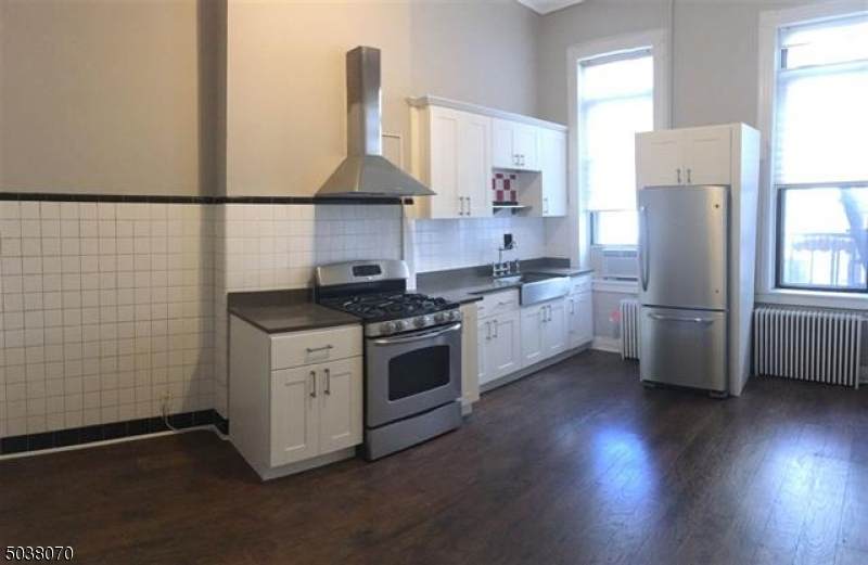 822 Washington St - Photo 1
