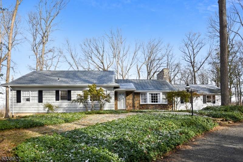 15 Dogwood Dr - Photo 1