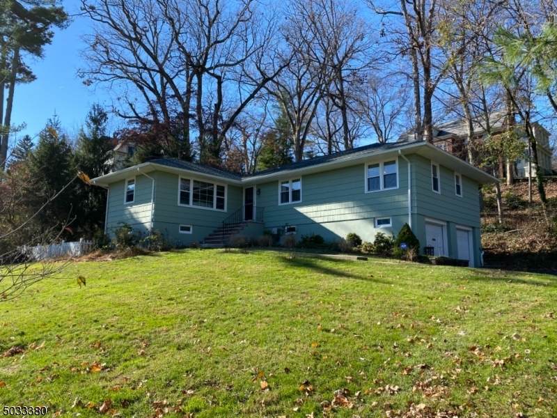 30 Edgehill Ave - Photo 1