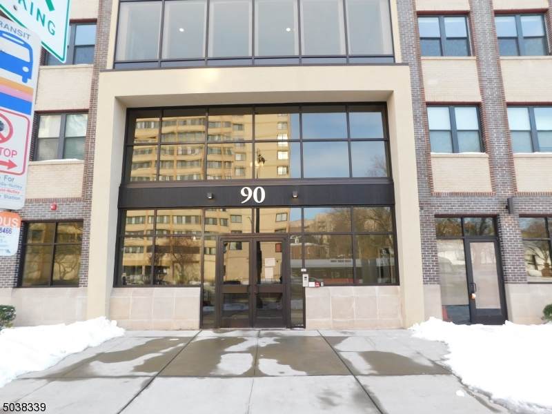 90 Clinton Ave - Photo 1