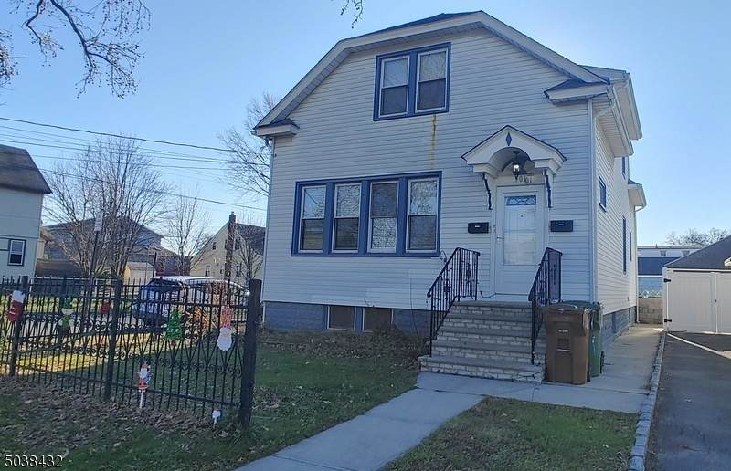 901 Clark St - Photo 1