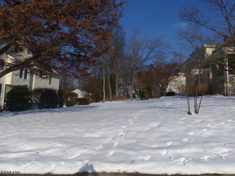51 Crane St - Photo 1