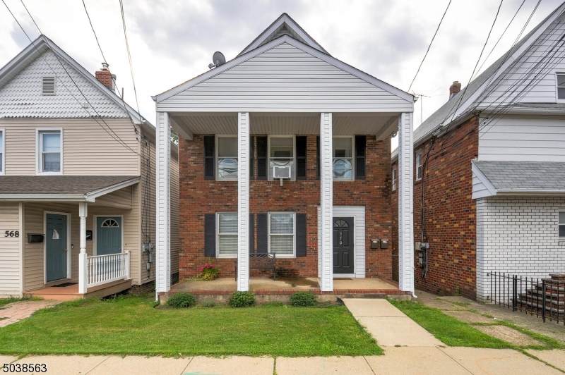 572 Lafayette Ave - Photo 1