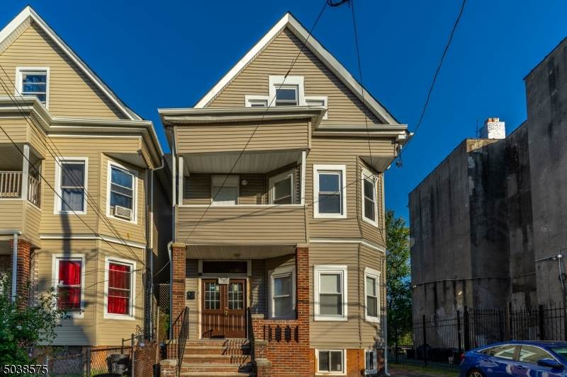 200 Fairmount Ave - Photo 1