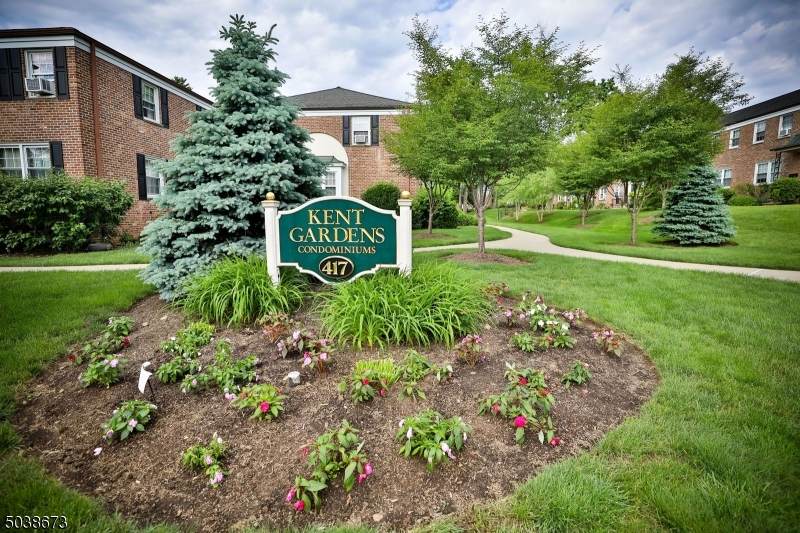 417 Morris Ave Unit 18 - Photo 1