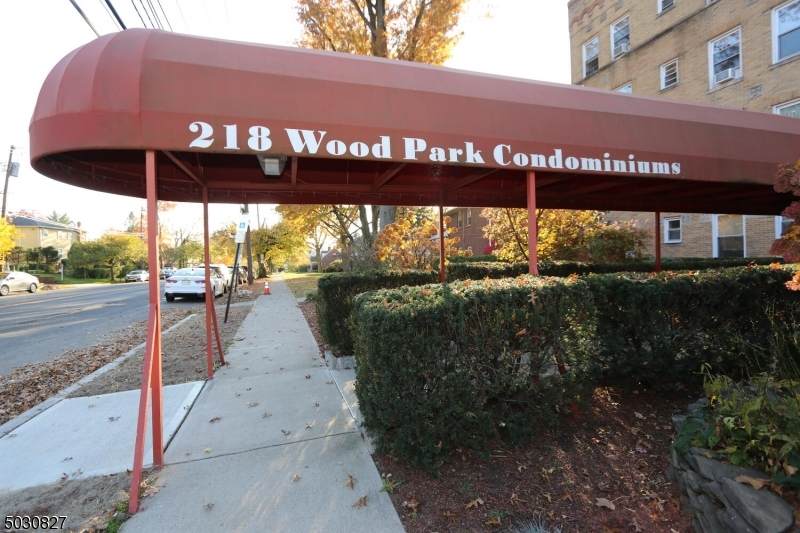 218 Broad Ave 1G - Photo 1