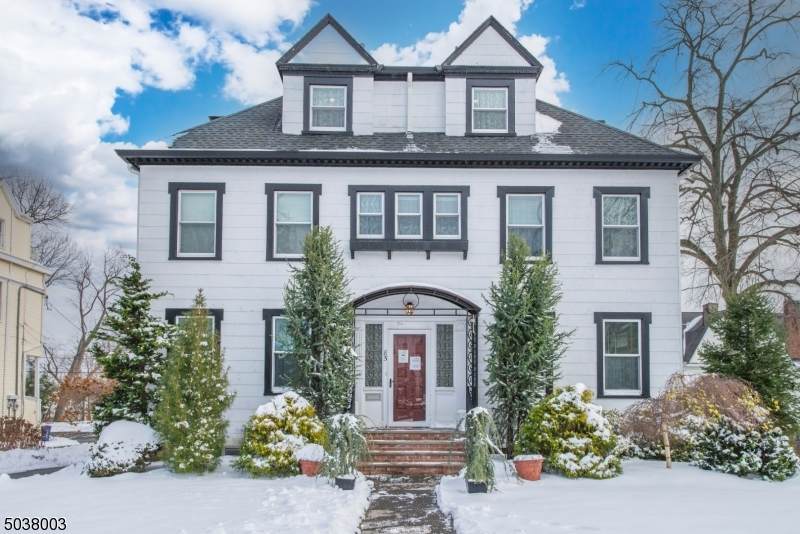85 Park St - Photo 1