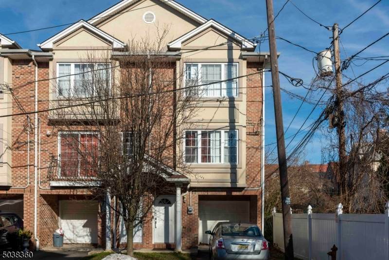 124 Amherst St - Photo 1