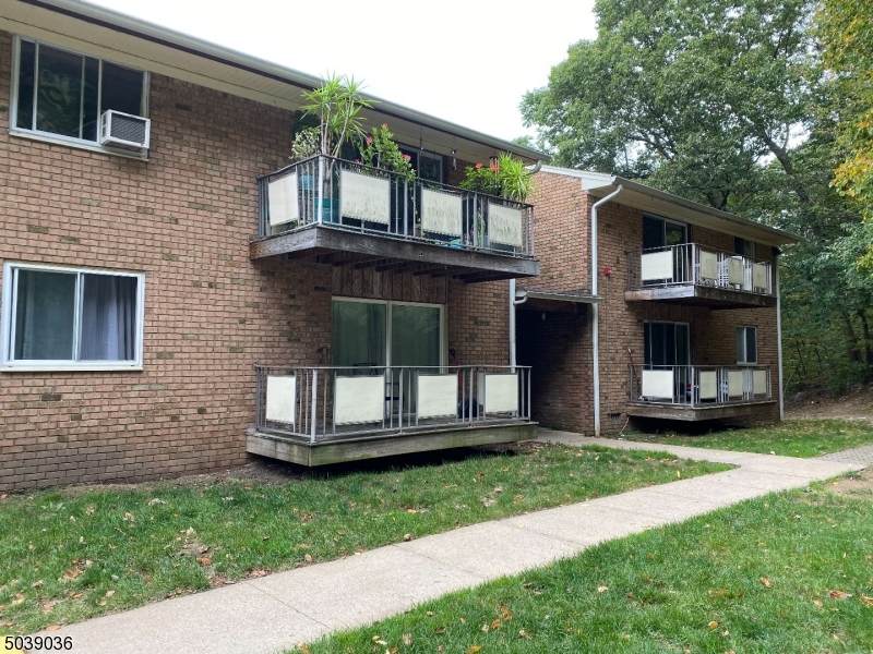 100 Seward St - Photo 1