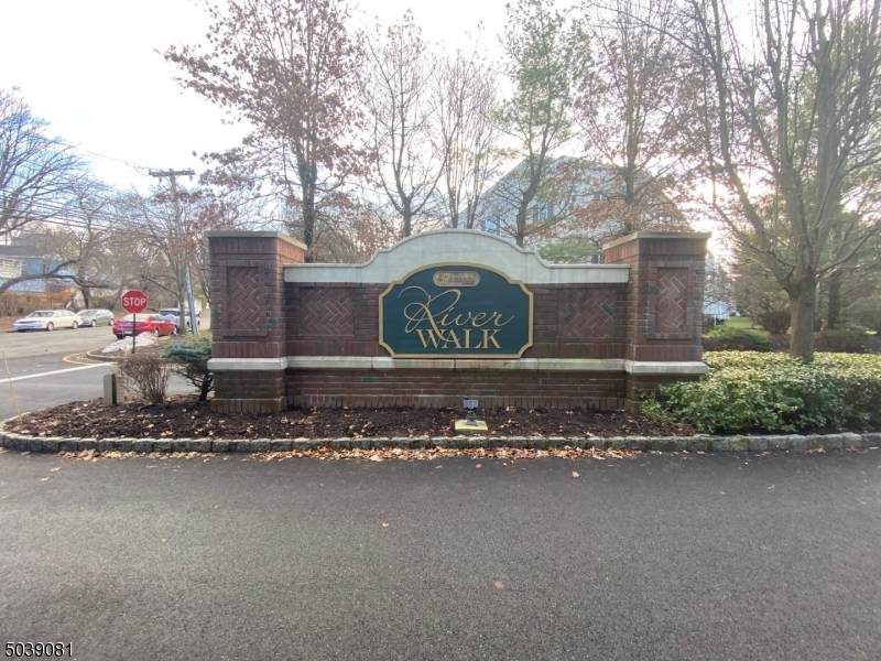 107 Riverwalk Way - Photo 1