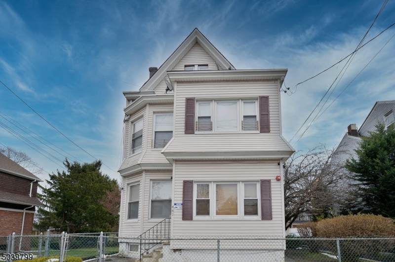 441 E 27Th St - Photo 1
