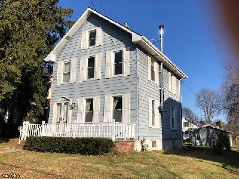 32 Grand Ave - Photo 1