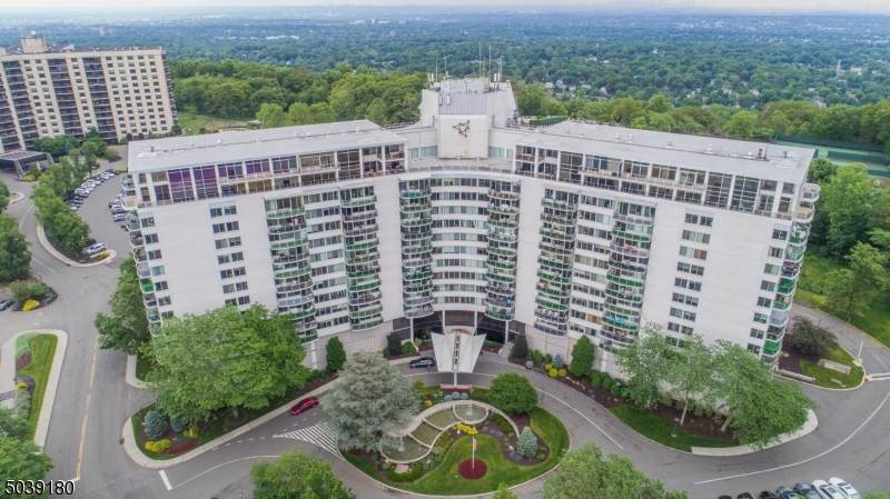 1 Claridge Dr 117 - Photo 1