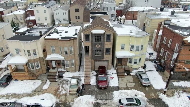 88 Poplar St - Photo 1