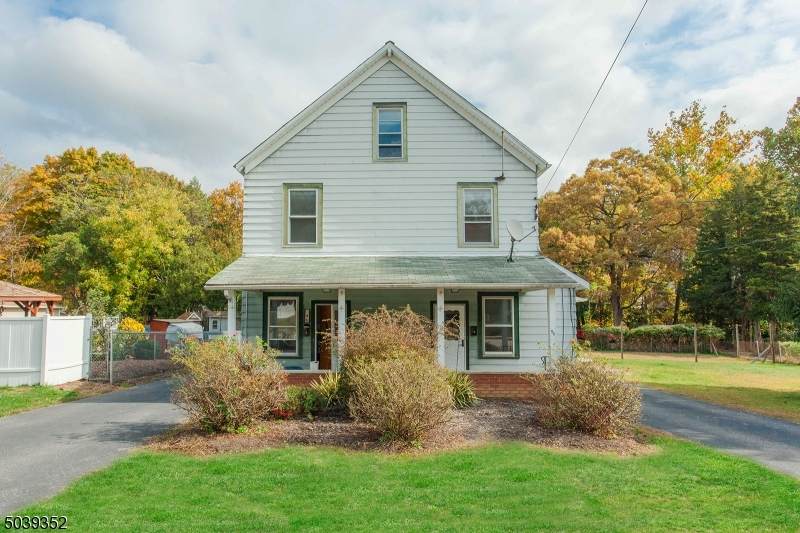 96 Arch St - Photo 1